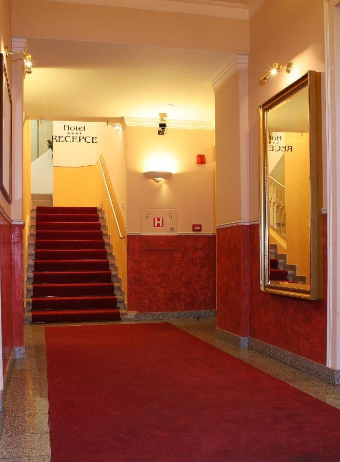 Corner Hotel U Divadla*** - Znojmo Eksteriør bilde