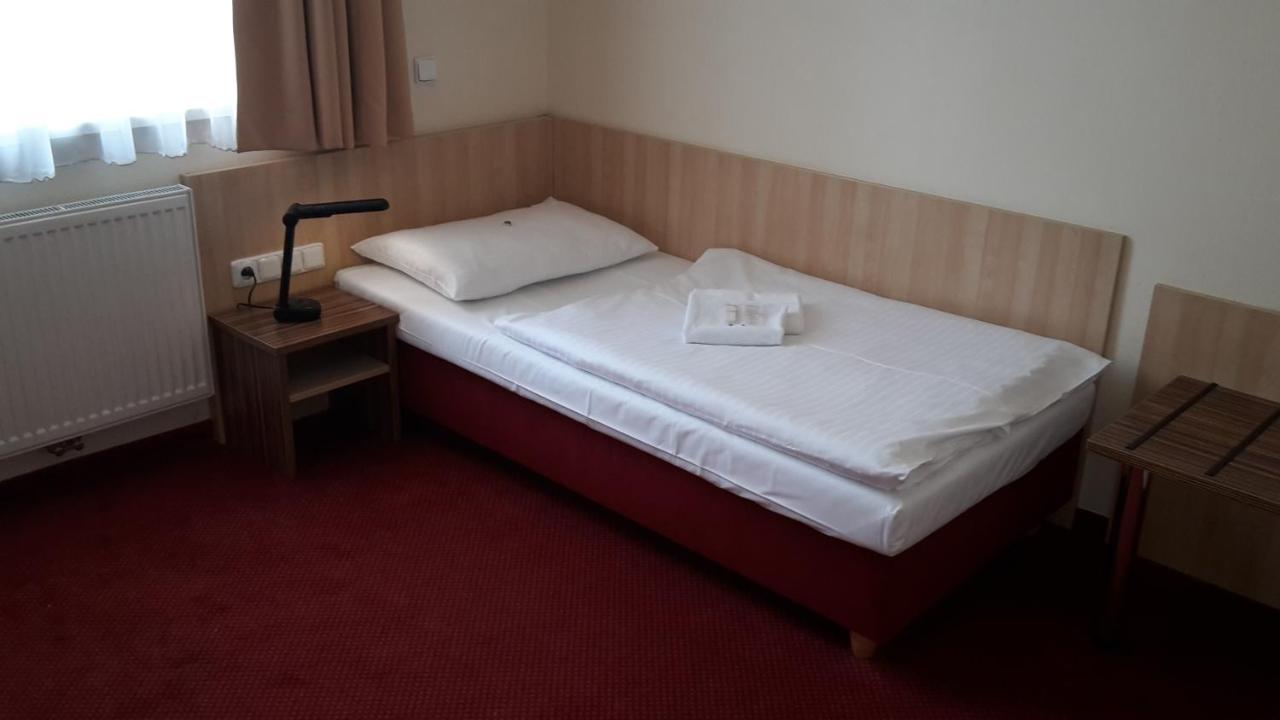 Corner Hotel U Divadla*** - Znojmo Eksteriør bilde