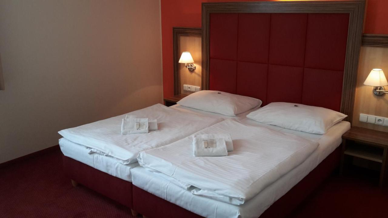 Corner Hotel U Divadla*** - Znojmo Eksteriør bilde