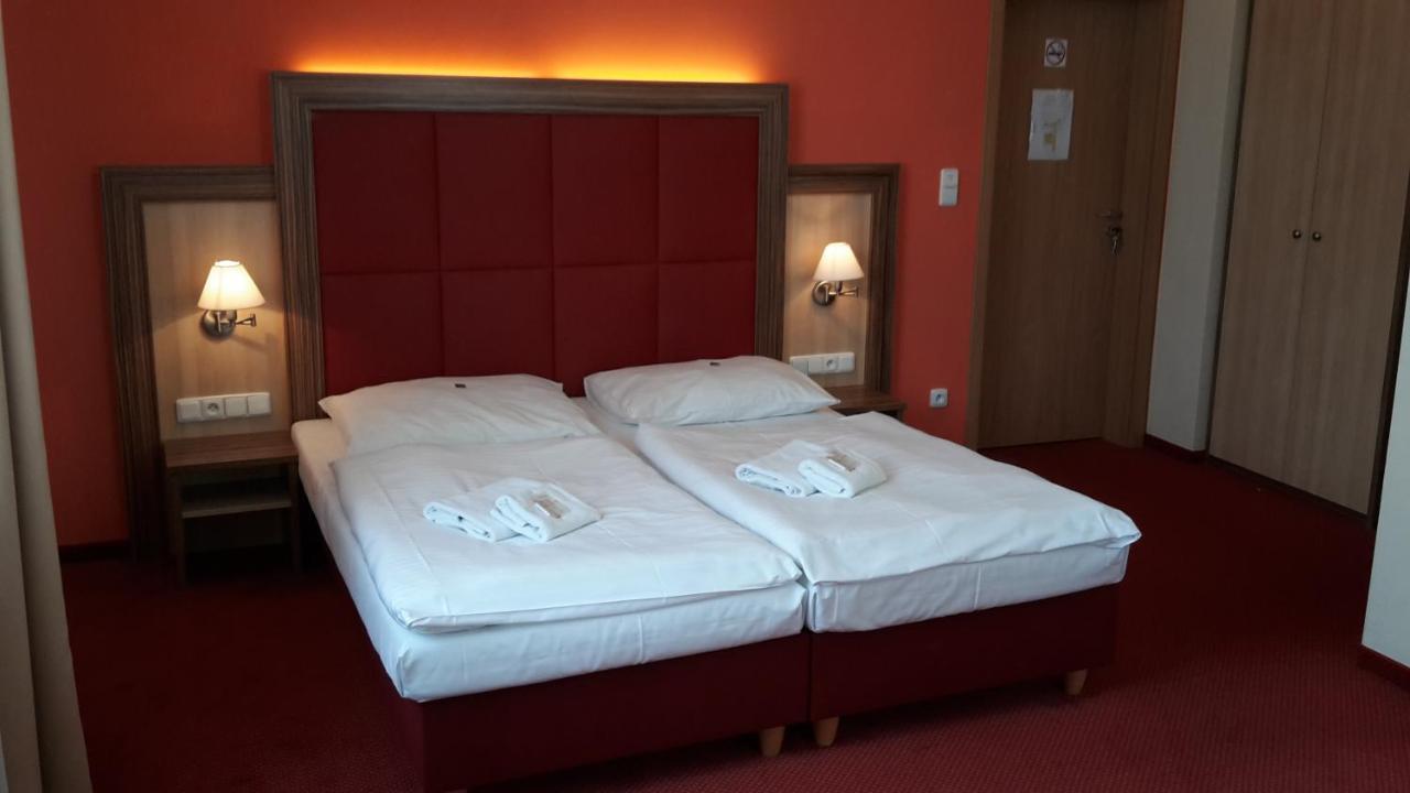 Corner Hotel U Divadla*** - Znojmo Eksteriør bilde