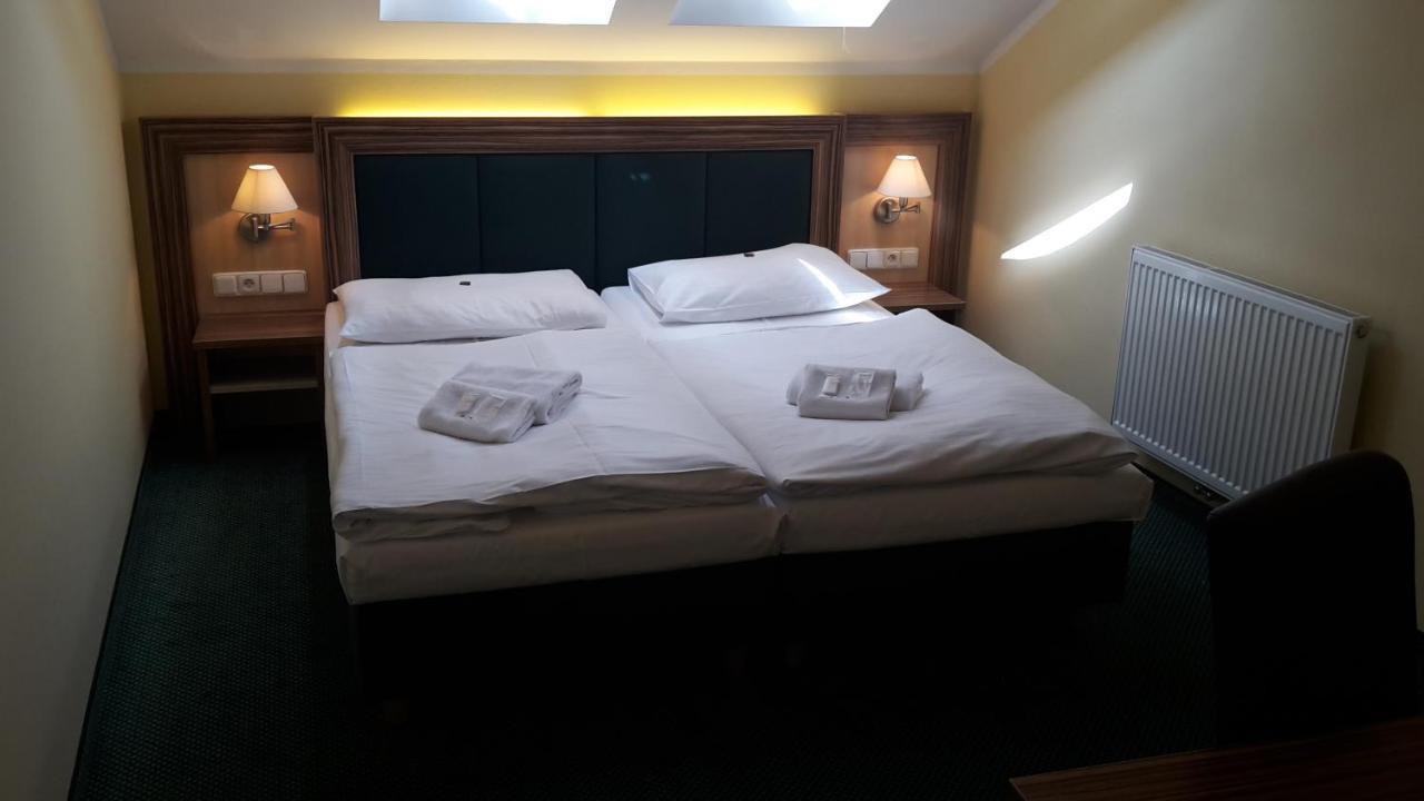 Corner Hotel U Divadla*** - Znojmo Eksteriør bilde