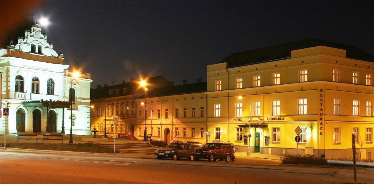 Corner Hotel U Divadla*** - Znojmo Eksteriør bilde