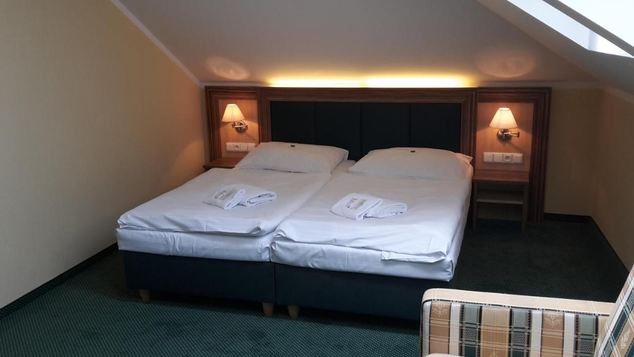 Corner Hotel U Divadla*** - Znojmo Eksteriør bilde