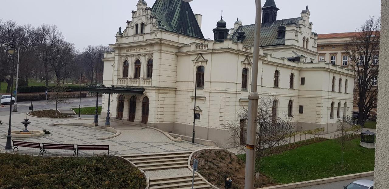 Corner Hotel U Divadla*** - Znojmo Eksteriør bilde