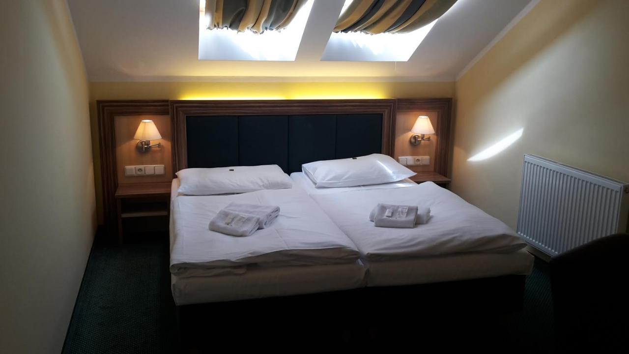 Corner Hotel U Divadla*** - Znojmo Eksteriør bilde