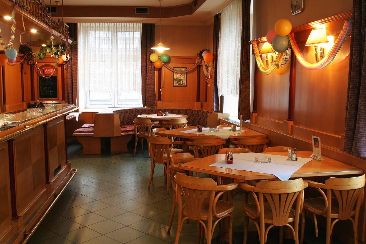 Corner Hotel U Divadla*** - Znojmo Eksteriør bilde